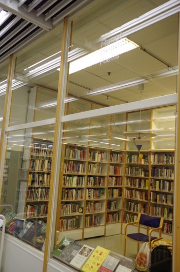 フィンランド　ヘルシンキ　図書館