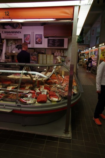 フィンランド　ヘルシンキ　ハニカミエ　市場
