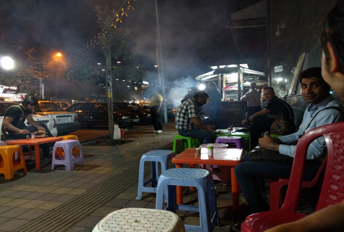 イラン ラシュト バーベキュー 路上レストラン