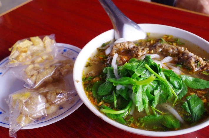 ミャンマー　ヒスポー　ご飯